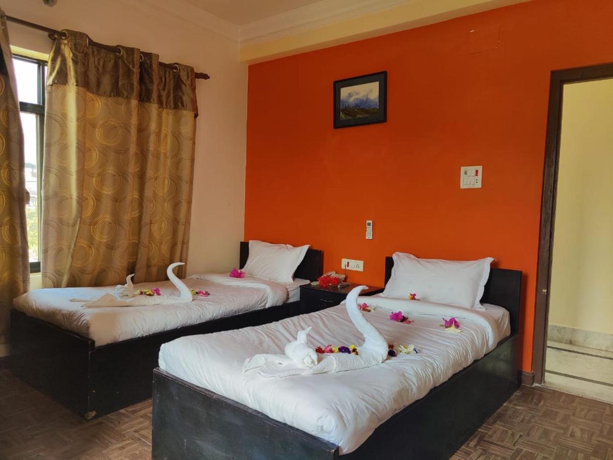 Gateway Himalaya Resort Ghanpokhara Екстер'єр фото