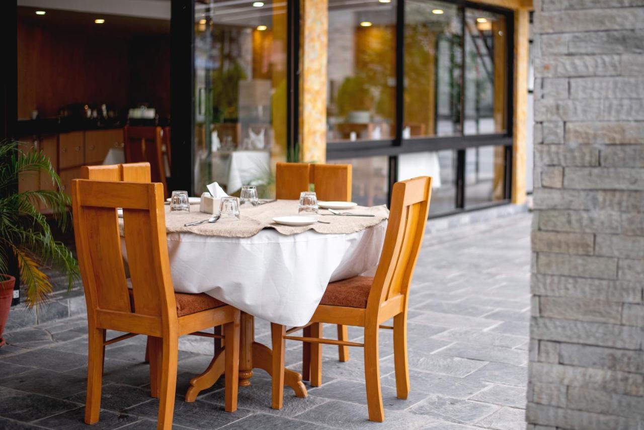 Gateway Himalaya Resort Ghanpokhara Екстер'єр фото