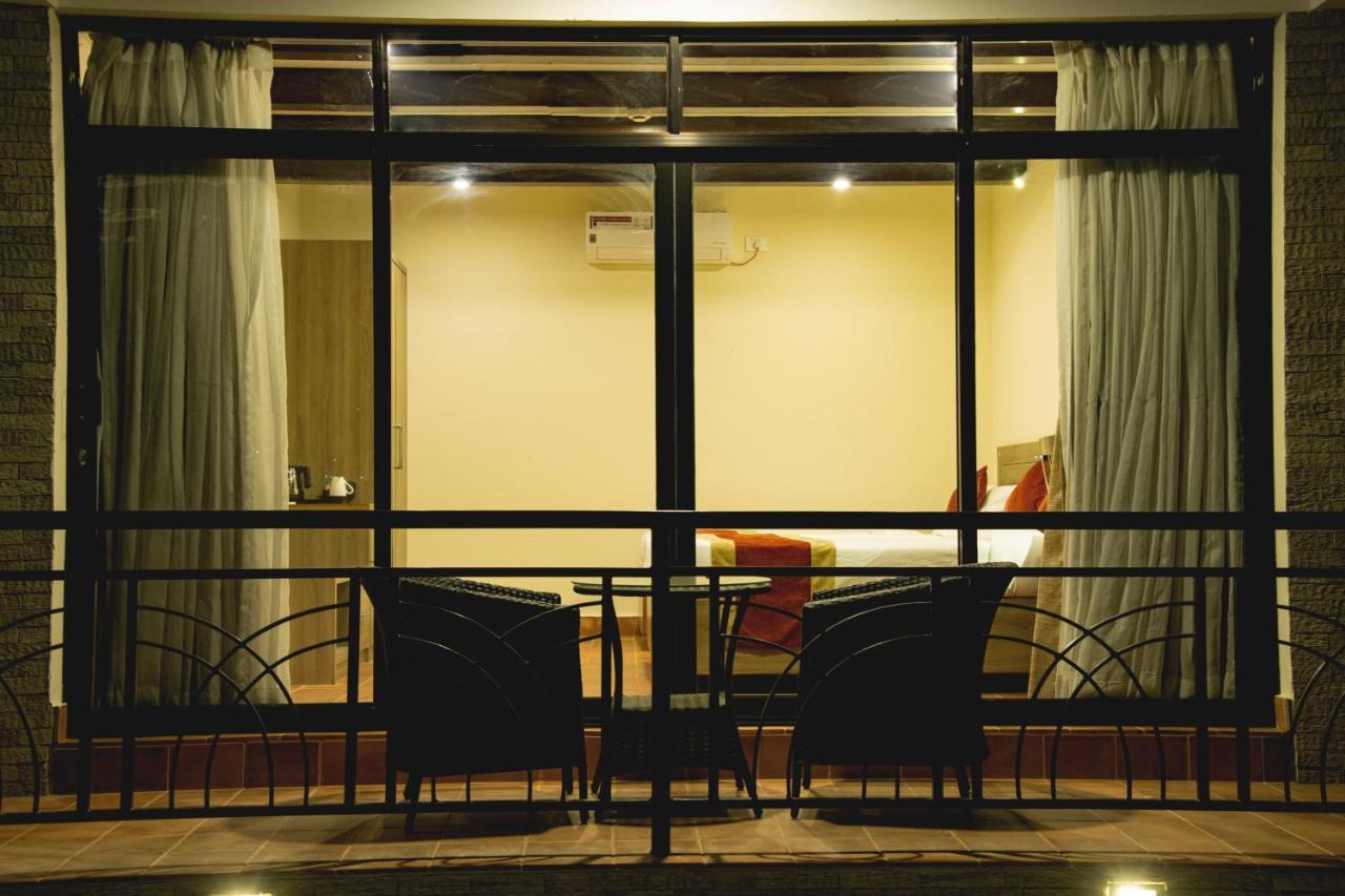 Gateway Himalaya Resort Ghanpokhara Екстер'єр фото